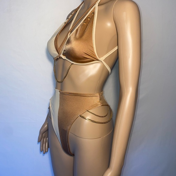 Asymmetrical two piece set - Picture 3 of 9